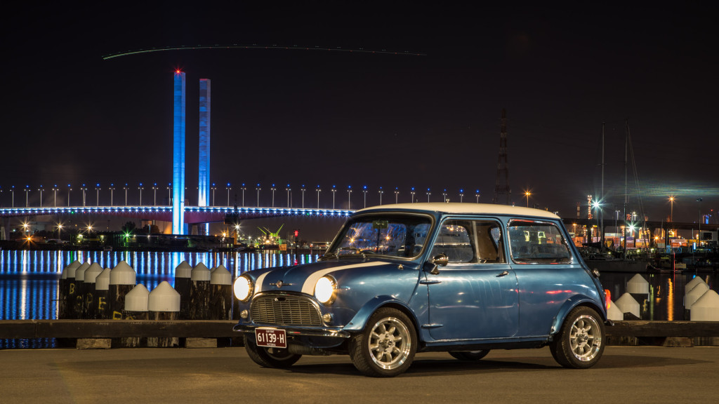 Mini with Bolte Bridge in background